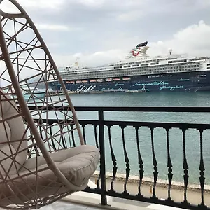 2* Hotel Celebrity